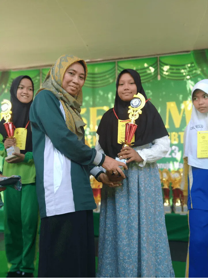 Juara 2 Kaligrafi